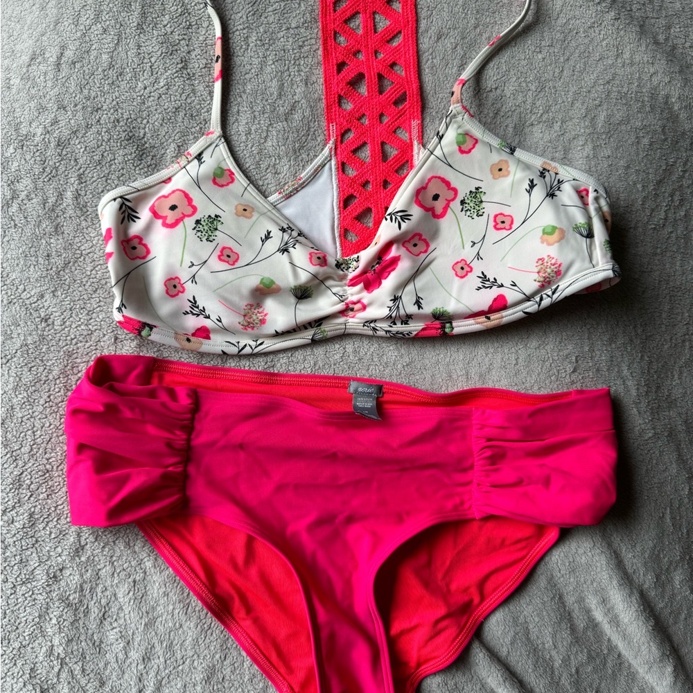Aerie White and Pink Floral Swim